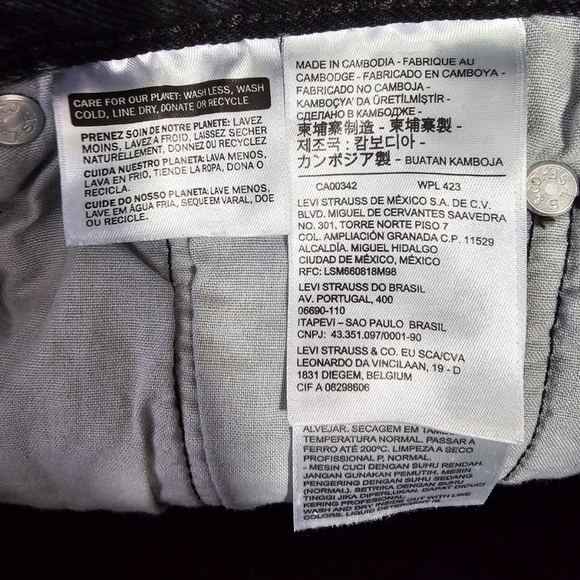 Levi's 501 Short Jean - Picture 4 of 6